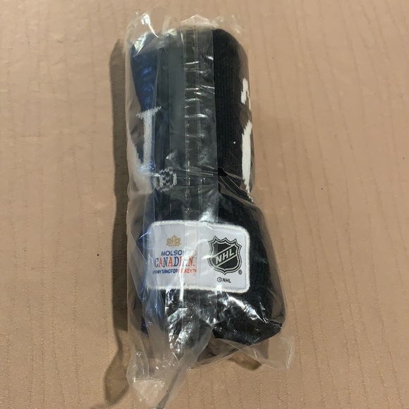 Molson Canadian promo Winter hat toque with Pom Pom & Toronto maple leafs patch - Picture 12 of 17